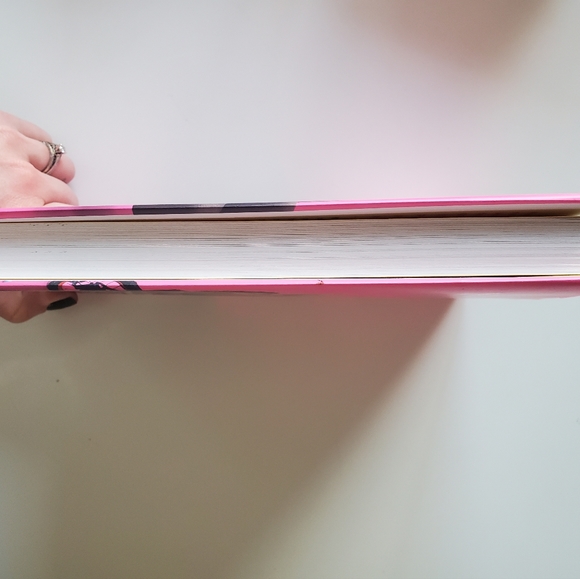 Mom So Hard Book written by Kristin Hensley and Jen Smedley - Picture 6 of 6